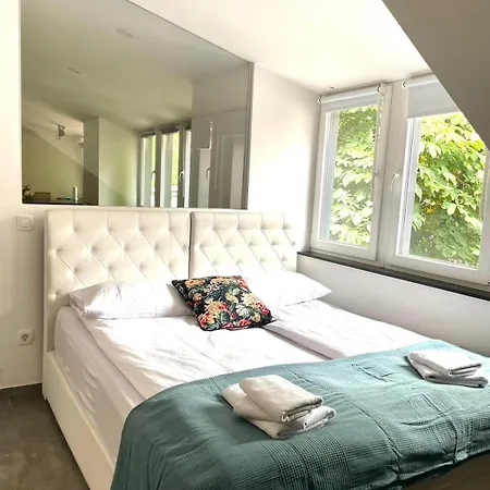Khan Apartman